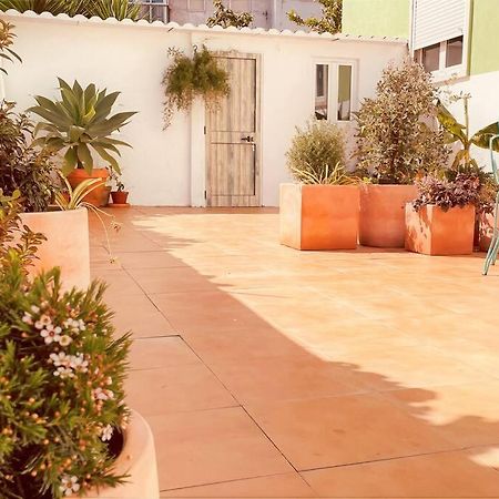 Cozy Apartment With Private Courtyard Barcarena Exterior foto